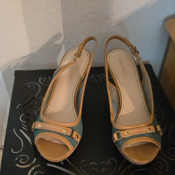 Nine West Tan and Green Slingback Heels - Picture 1 of 5